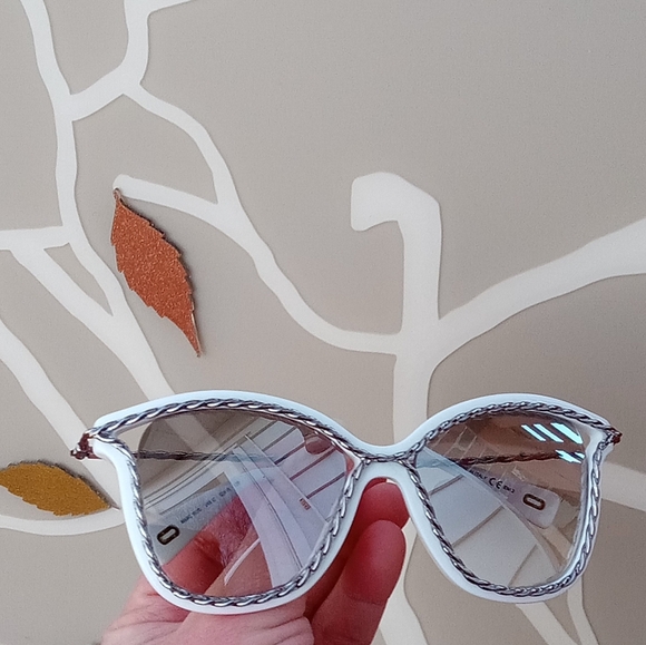 NEW Marc Jacobs White Frame Sunglasses With Silver Chain Accents main image 14